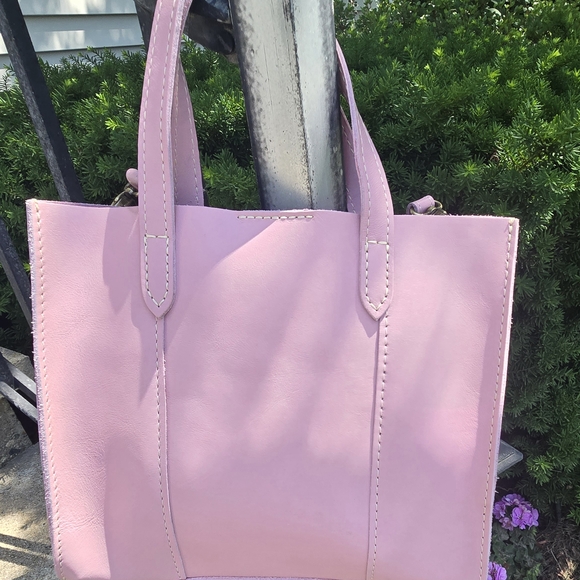 Portland Leather Vintage Pink Lola Crossbody- New - Picture 2 of 3
